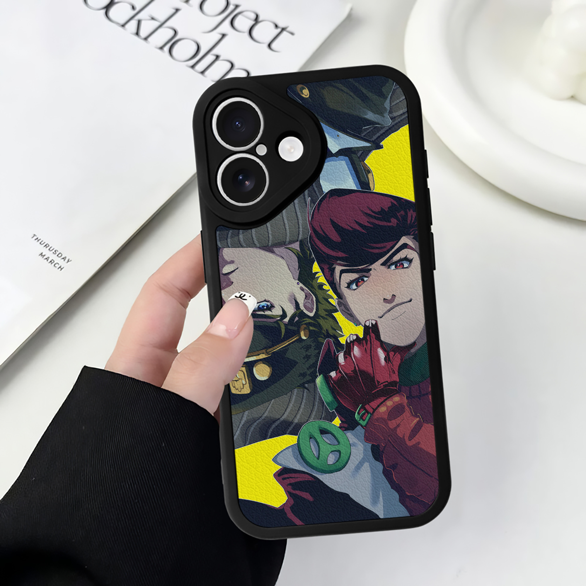 （画像用） ジョジョの奇妙な冒険 JoJo's Bizarre Adventure 【iPhone 16シリーズ対応】シリコンスマホケース（レザー調） 材質：シリコン